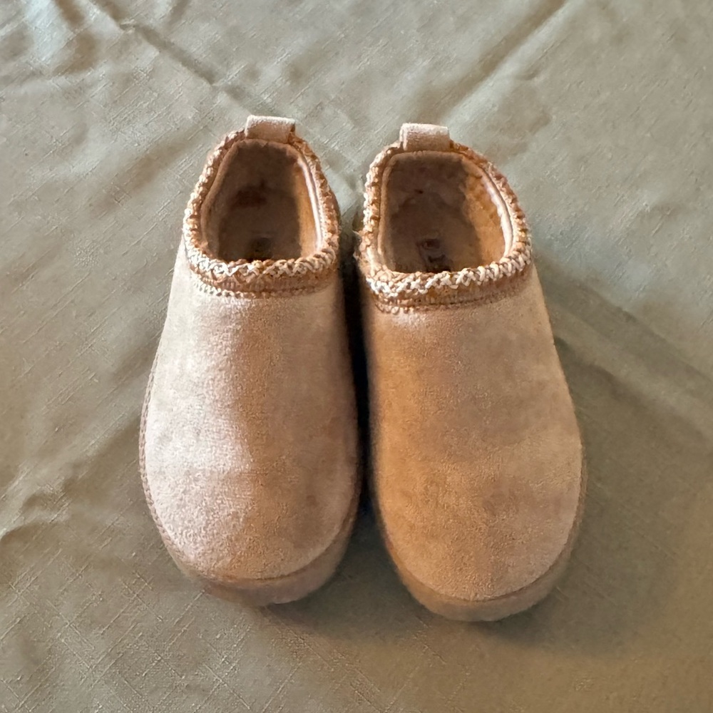 Little girl MUDD stormy slip-on clogs -beige microsuede